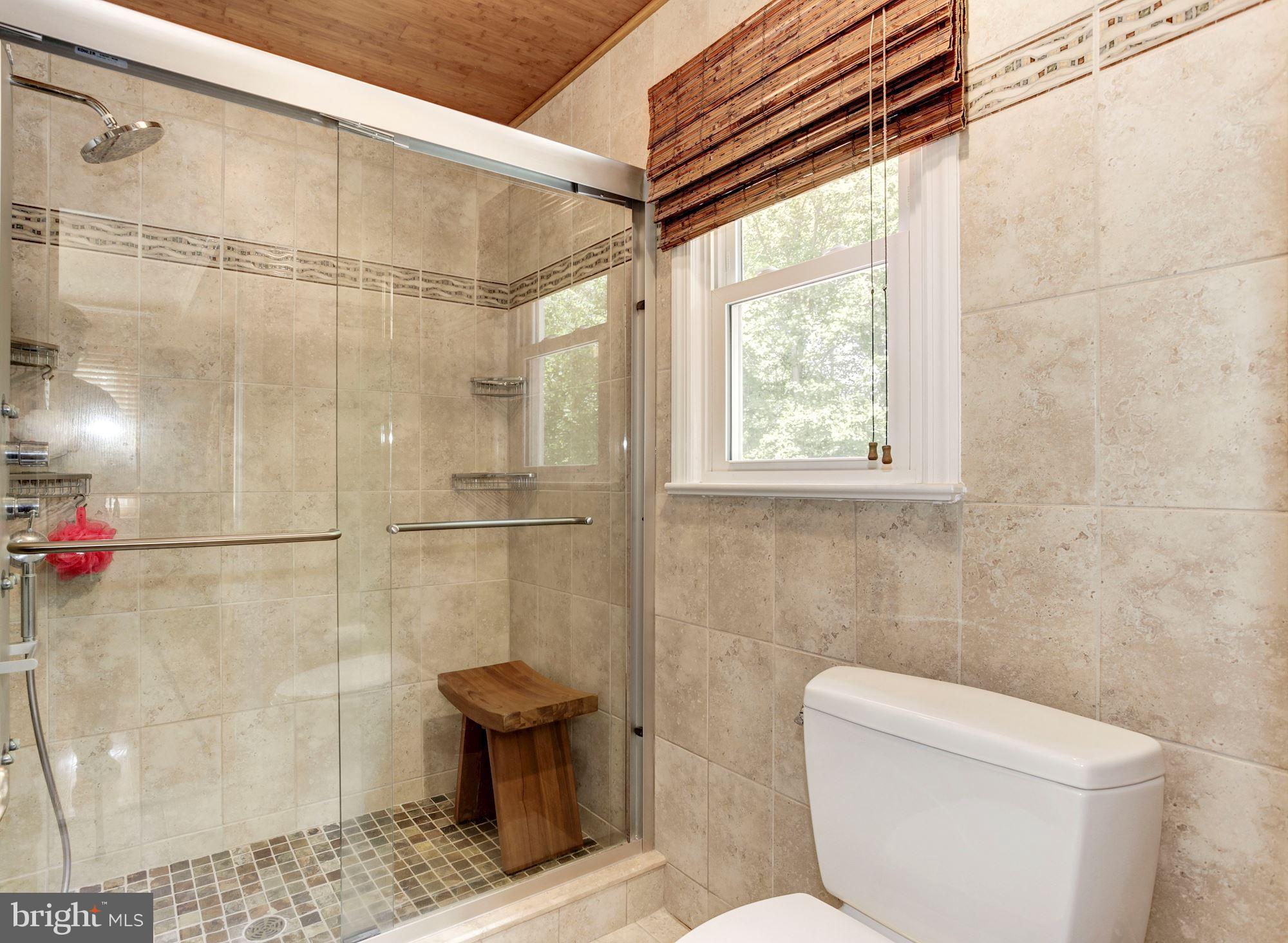 8109 West Point Drive Springfield, VA 22153 - Photo 18 of 30 Bath (Master)