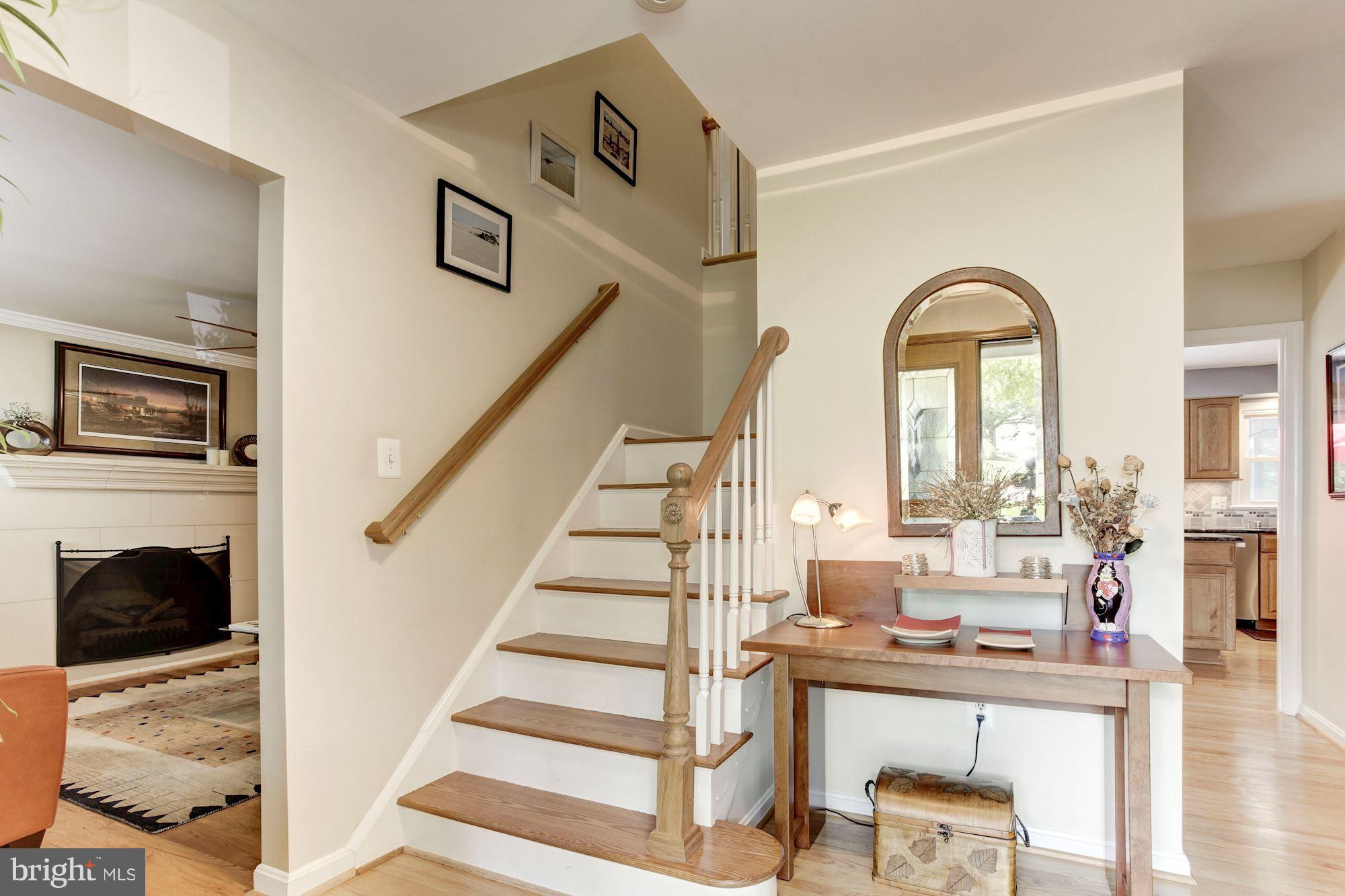 8109 West Point Drive Springfield, VA 22153 - Photo 4 of 30 Interior (General)