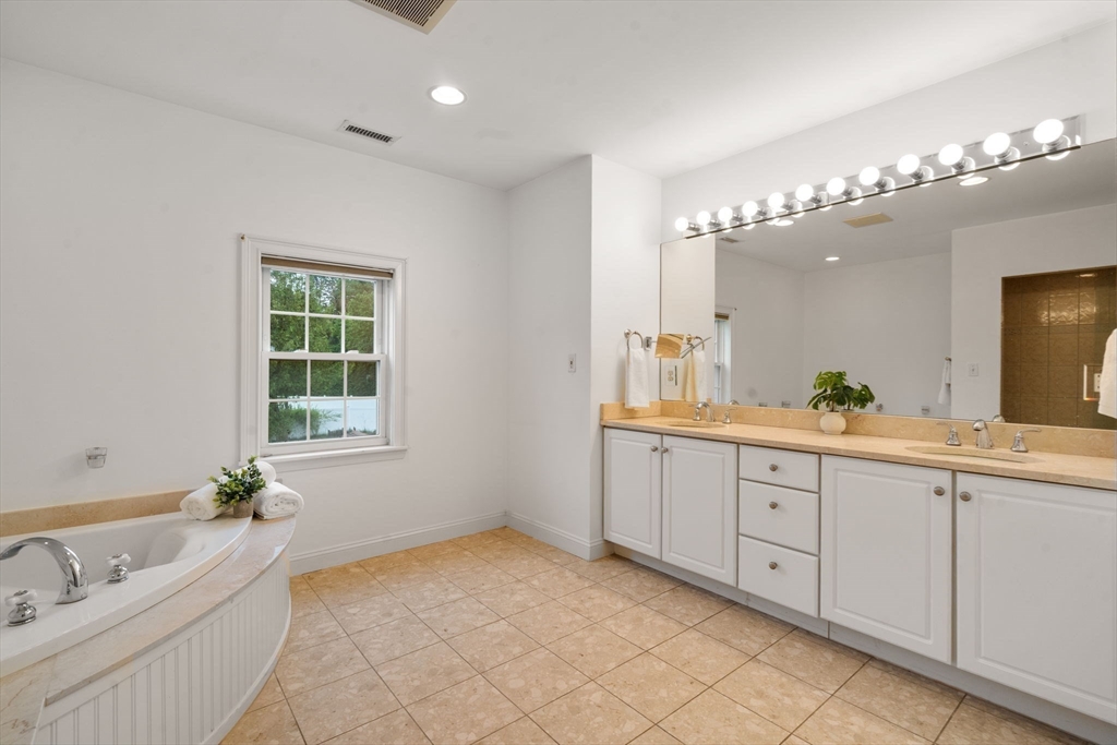 155 Oak Street Needham, MA 02492 - Photo 16 of 32