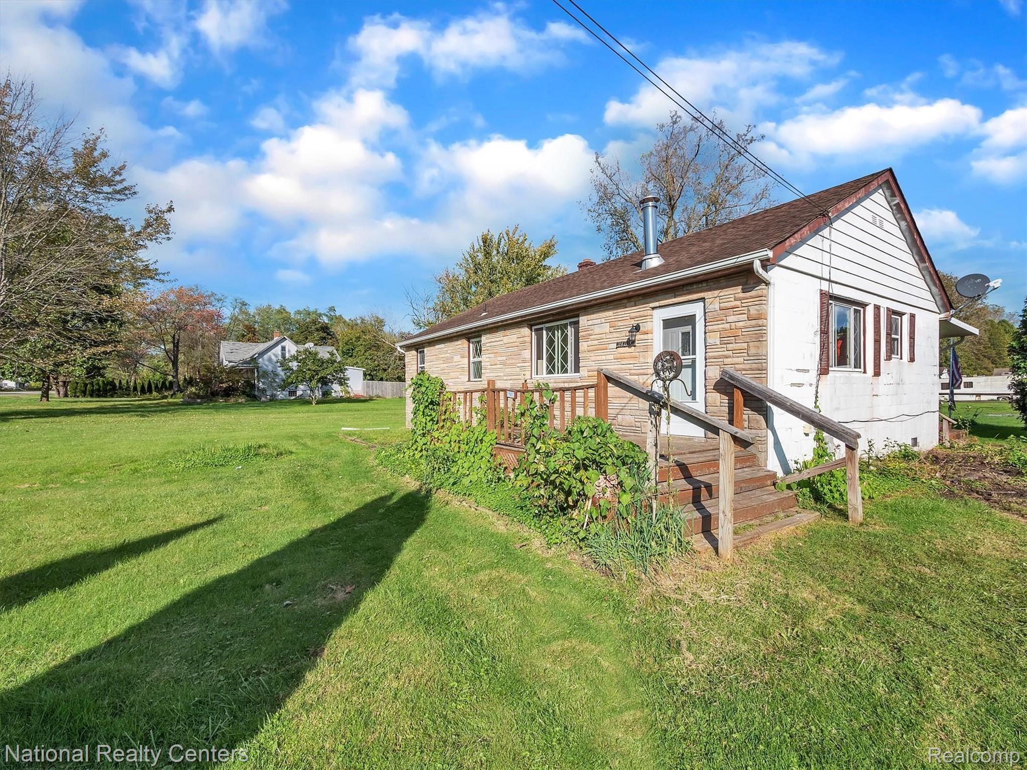 21607 Middlebelt Road New Boston, MI 48164 - Photo 5 of 50 c21607-Middlebelt-WindowStill-Real-Estate-Photography-5.jpg