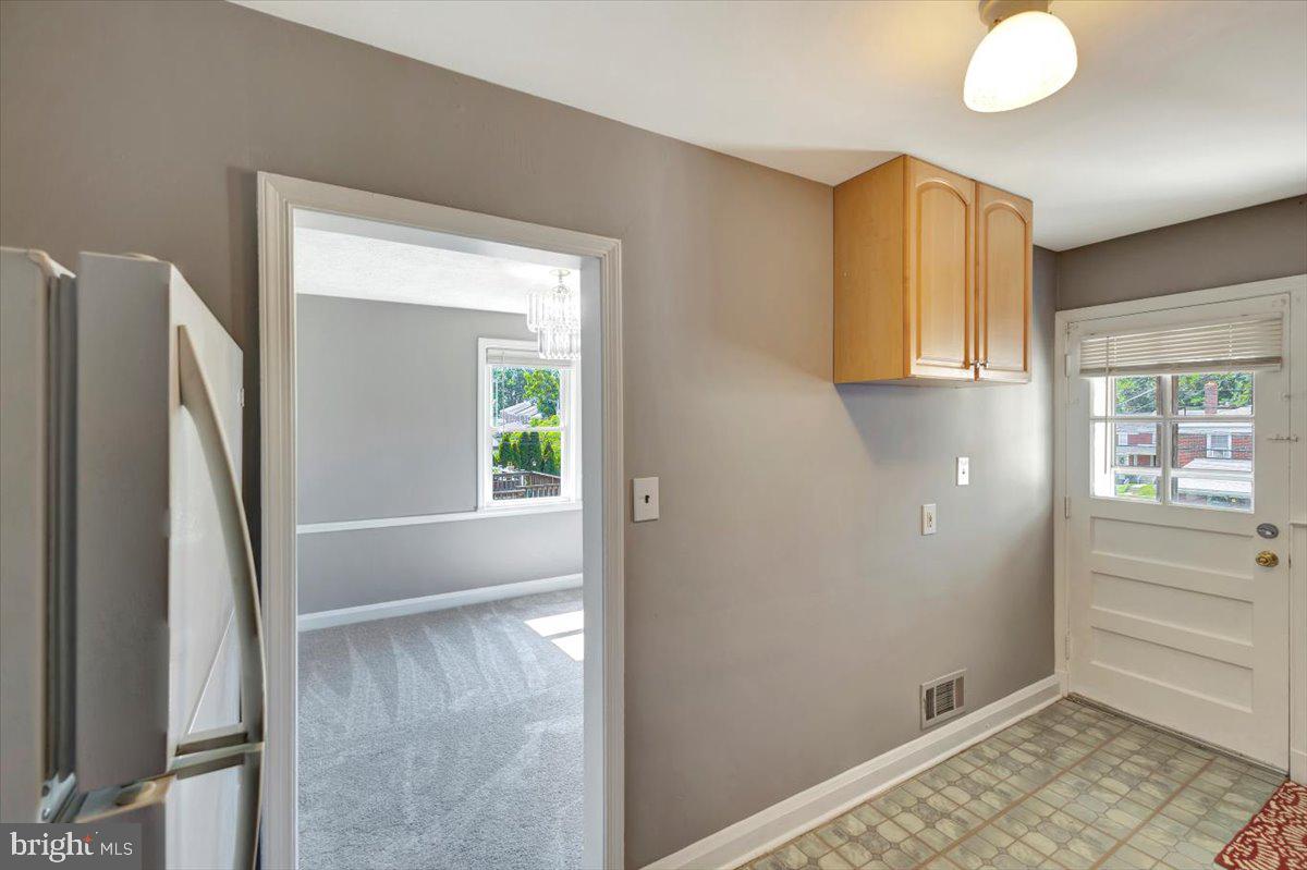 1811 Trenleigh Road Parkville, MD 21234 - Photo 12 of 35 Kitchen with door to back yard