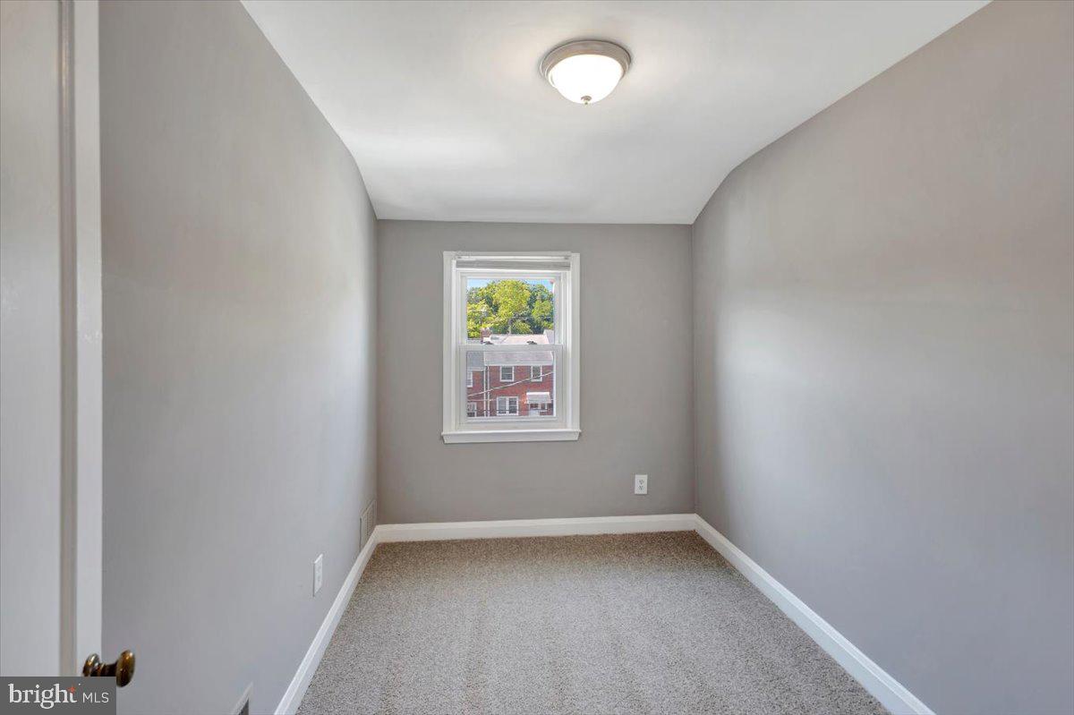 1811 Trenleigh Road Parkville, MD 21234 - Photo 19 of 35 Bedroom 3 - new lighting, carpet & paint