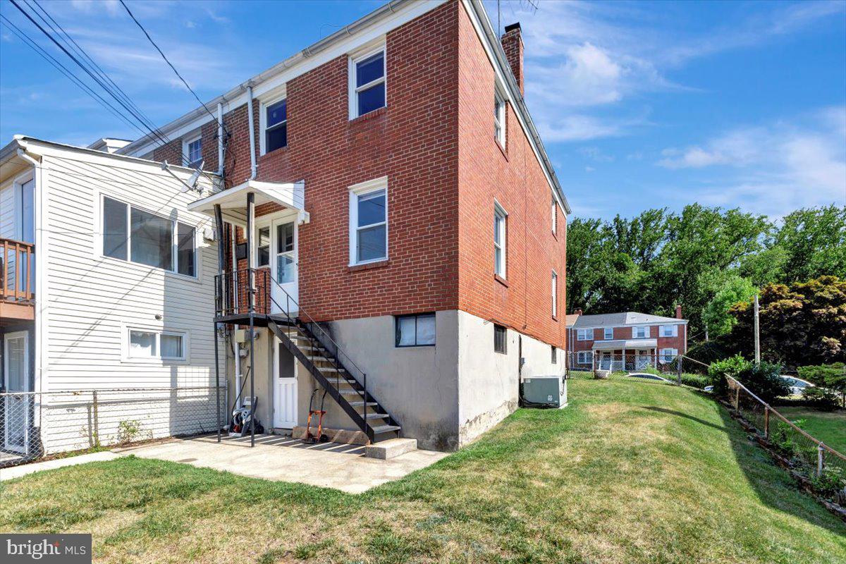 1811 Trenleigh Road Parkville, MD 21234 - Photo 29 of 35 Corner unit with extra large yard
