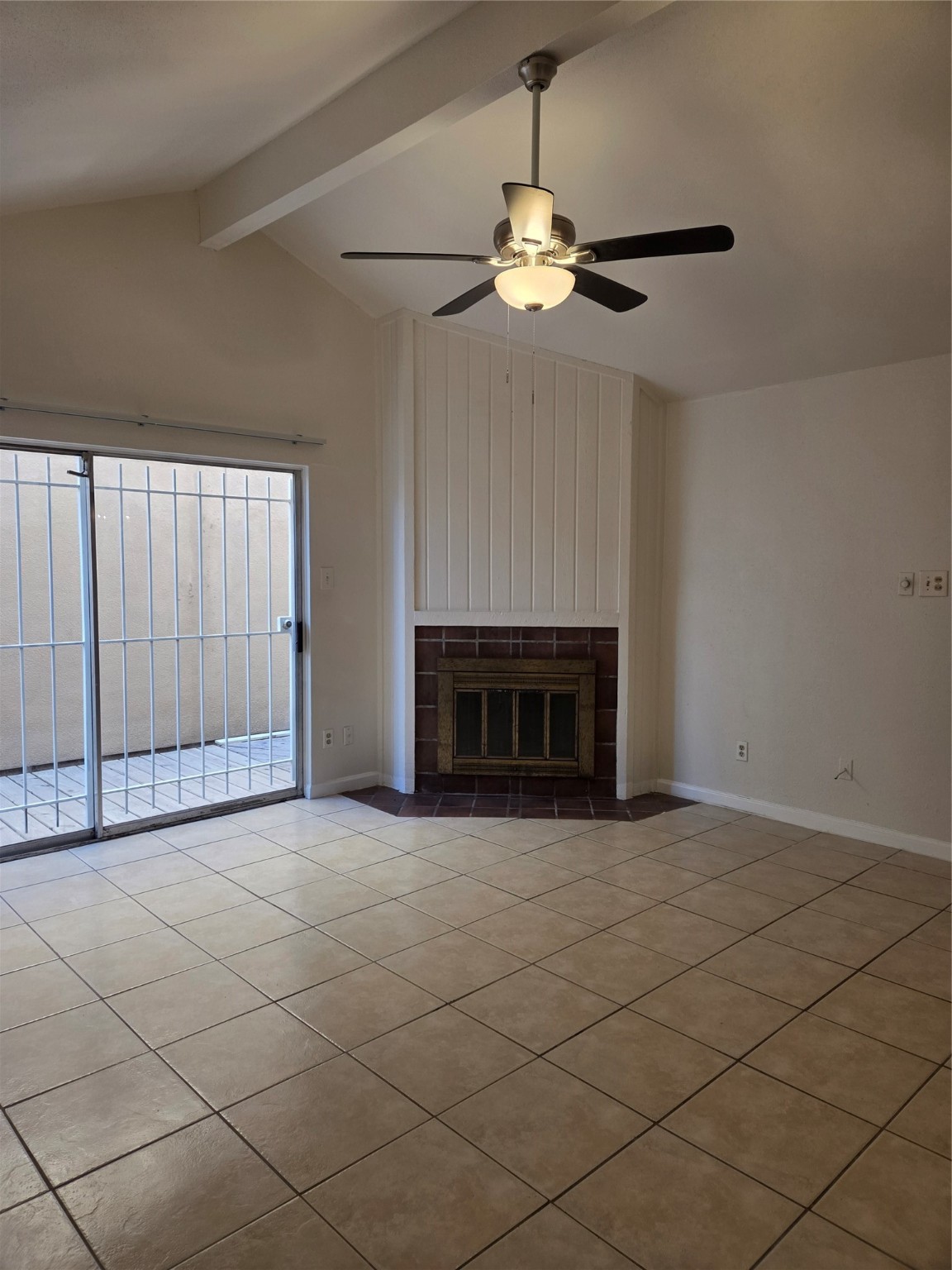 12319 Ridgeside Drive Houston, TX 77072 - Photo 5 of 22 a view of a livingroom with a fireplace and chandelier