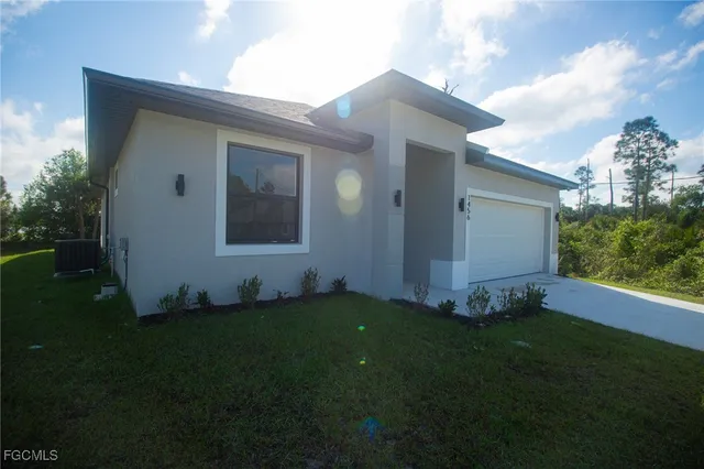 $2,400 | 1456 Rugby Circle, LaBelle, FL 33935