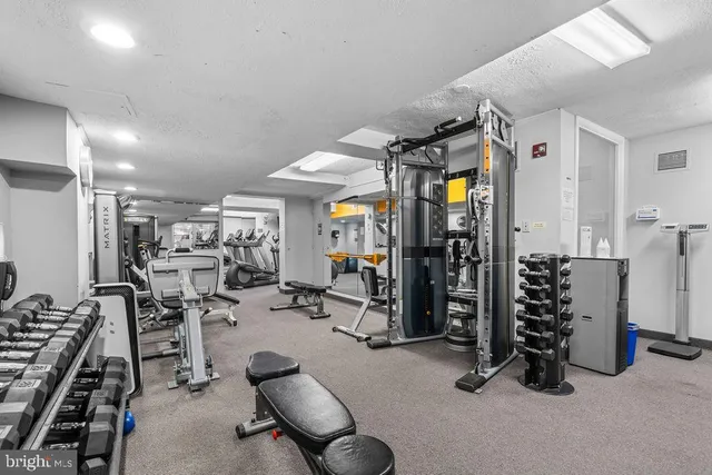 $196,999 | 10201 Grosvenor Place, Unit 716, Rockville, MD 20852