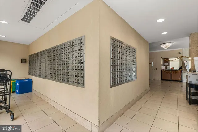 $196,999 | 10201 Grosvenor Place, Unit 716, Rockville, MD 20852