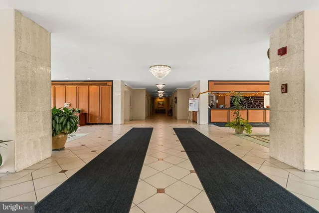 $205,000 | 10201 Grosvenor Place, Unit 716, Rockville, MD 20852