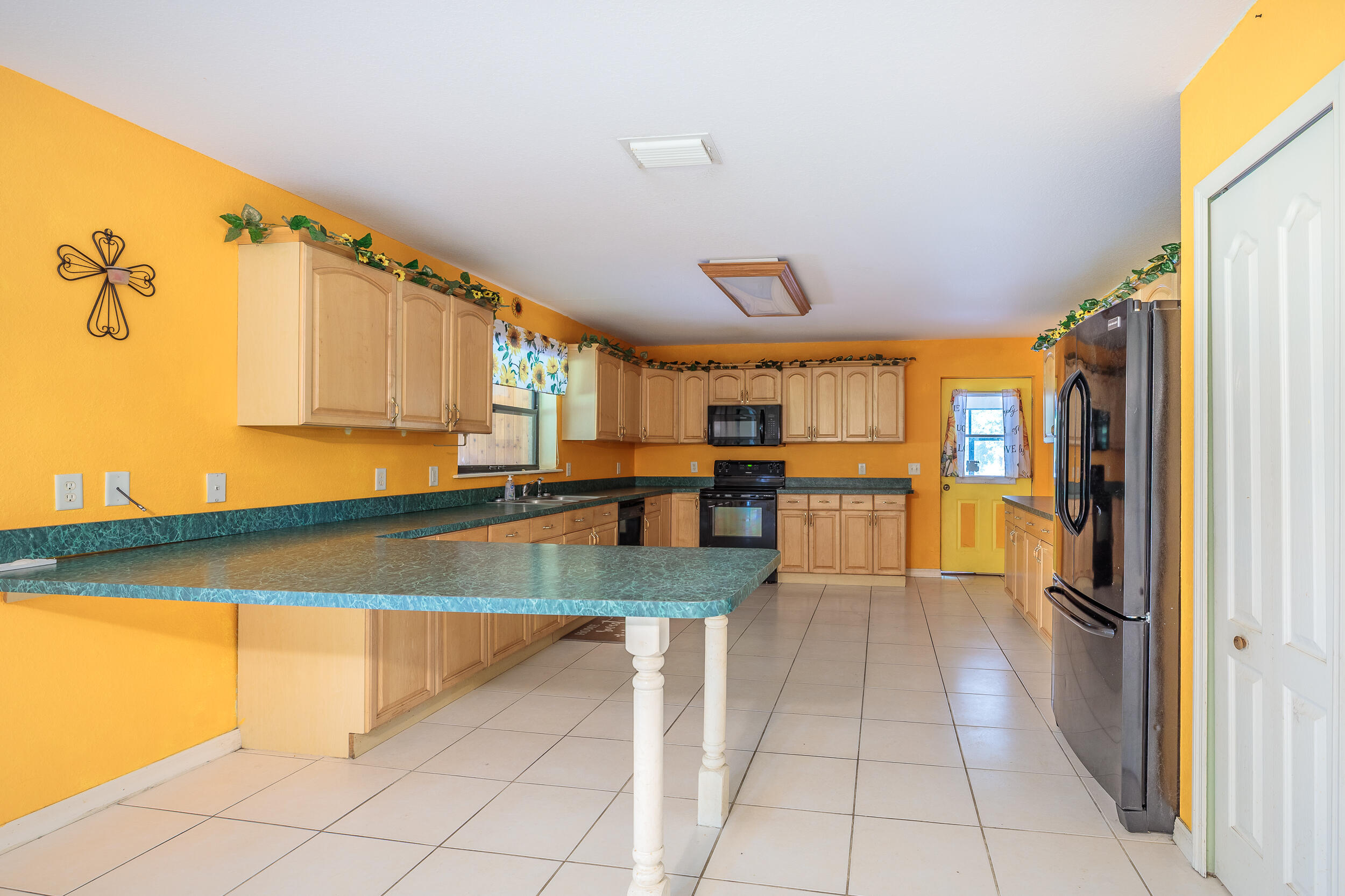 4920 Tree Top Trail Fort Pierce, FL 34951 - Photo 11 of 41 Kitchen