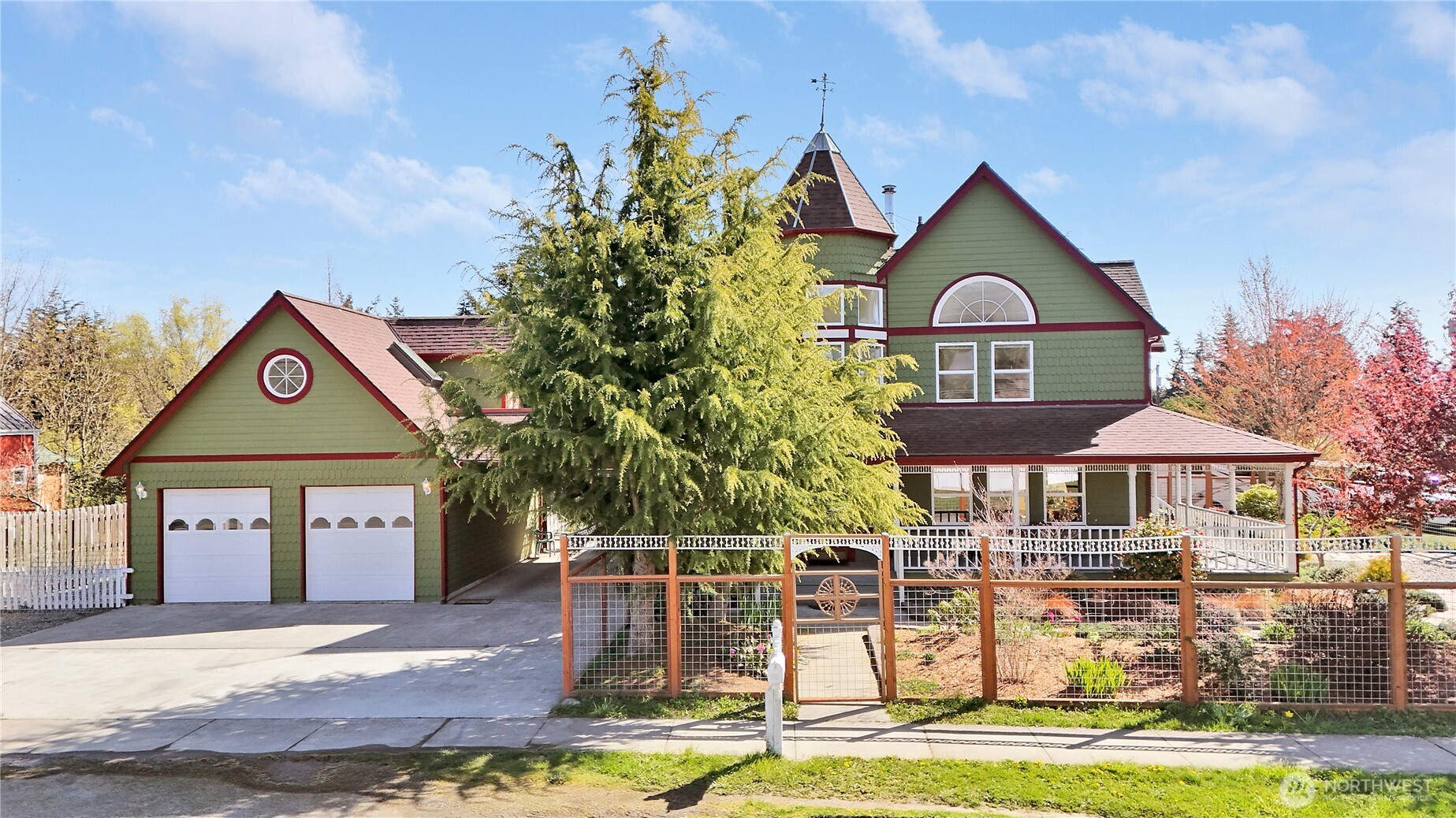 2212 Sheridan Street Port Townsend, WA 98368 - Photo 1 of 40