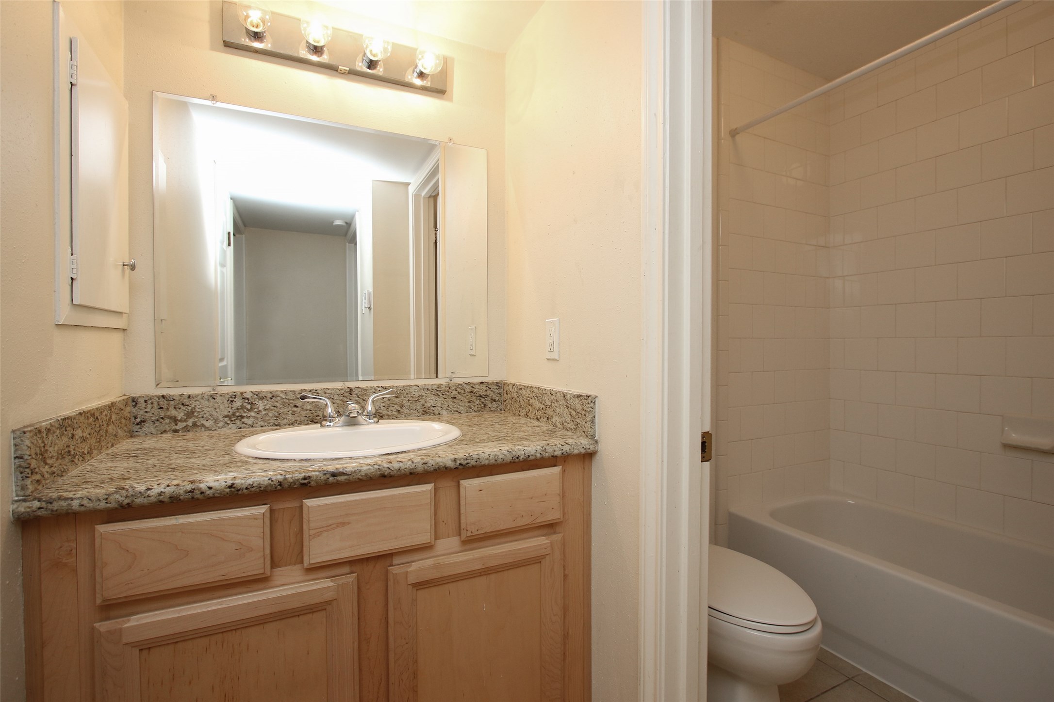 2052 Branard Street, Unit 4 Houston, TX 77098 - Photo 8 of 12