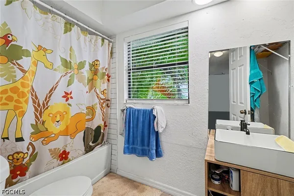 $350,000 | 2208-2210 Iris Way, Fort Myers, FL 33905