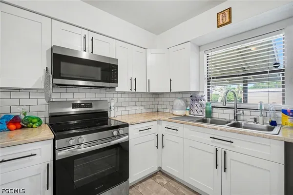 $350,000 | 2208-2210 Iris Way, Fort Myers, FL 33905