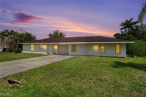 $350,000 | 2208-2210 Iris Way, Fort Myers, FL 33905