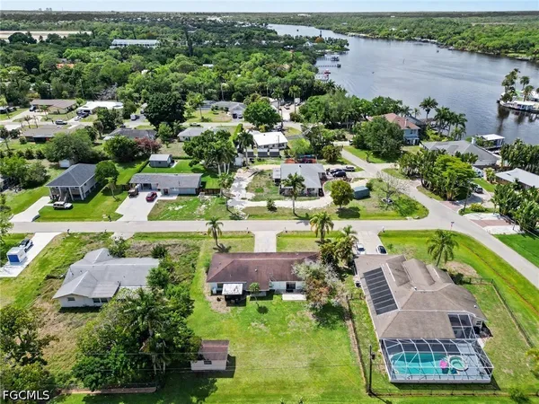 $350,000 | 2208-2210 Iris Way, Fort Myers, FL 33905
