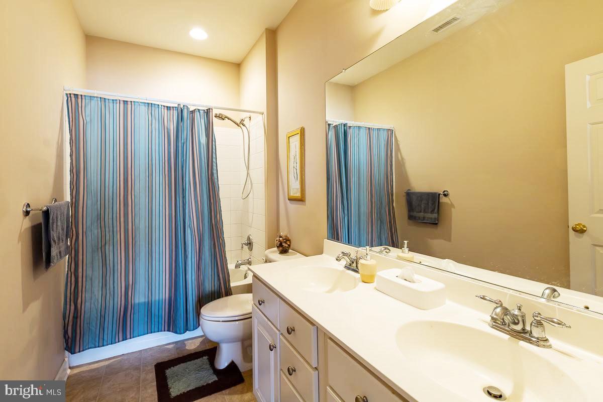 313 Kennard Road Perkasie, PA 18944 - Photo 20 of 32 Shared Upstairs Full Hall Bath