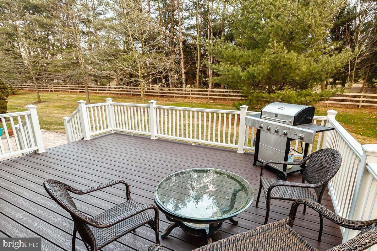 313 Kennard Road Perkasie, PA 18944 - Photo 28 of 32 Large Composite Deck