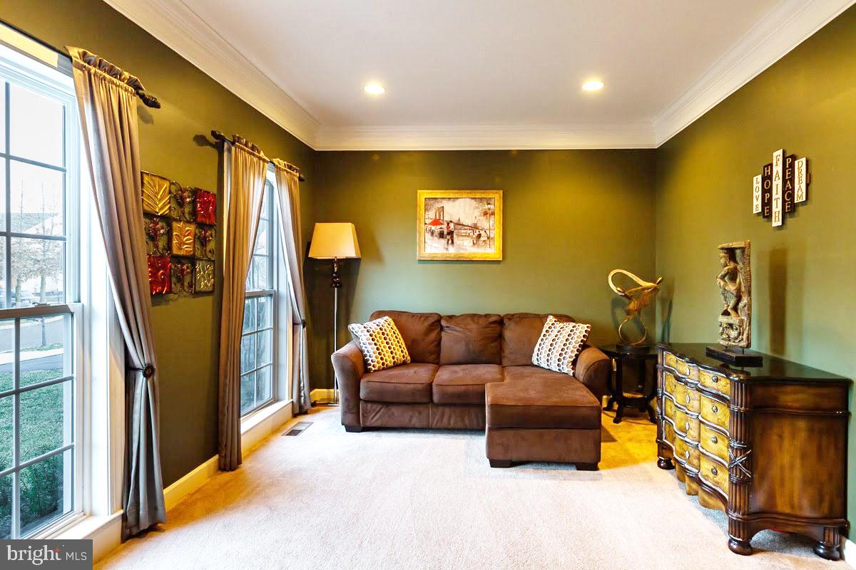 313 Kennard Road Perkasie, PA 18944 - Photo 4 of 32 Living Room