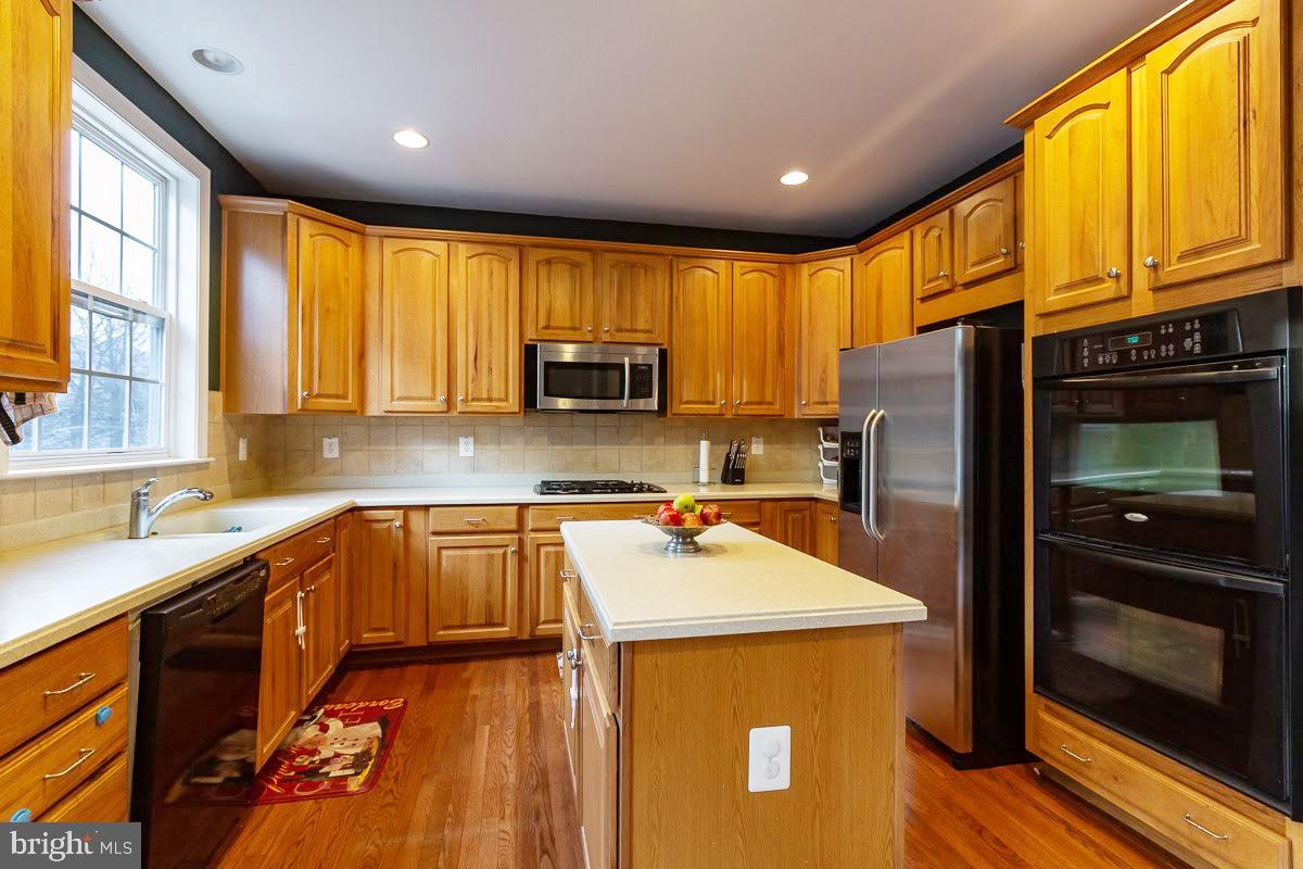 313 Kennard Road Perkasie, PA 18944 - Photo 8 of 32 Updated Countertops and Island