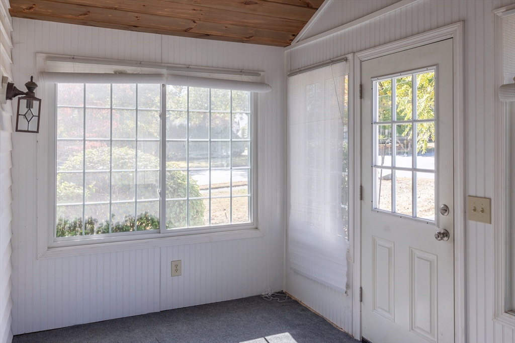 347 Westfield Road Holyoke, MA 01040 - Photo 7 of 26 Gallery Image 7