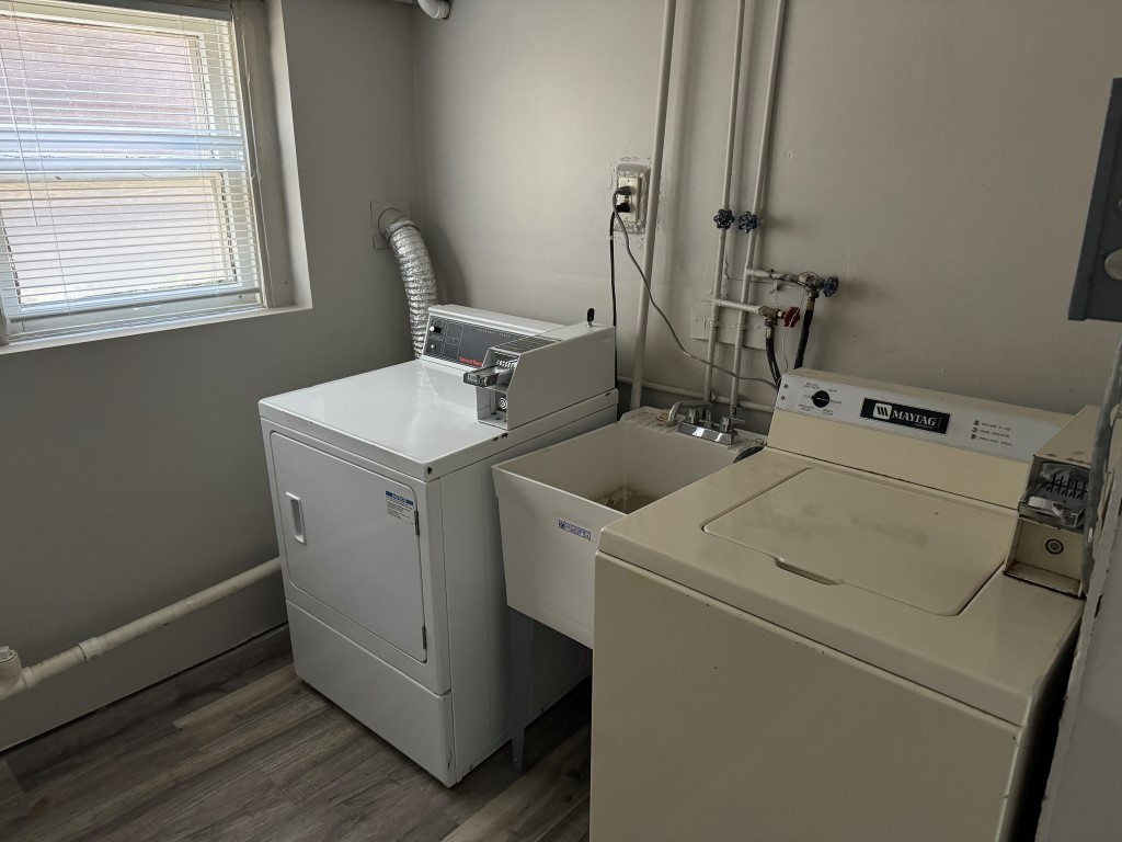 3218 Oak Avenue, Unit 3 Brookfield, IL 60513 - Photo 7 of 8 a utility room with dryer and washer