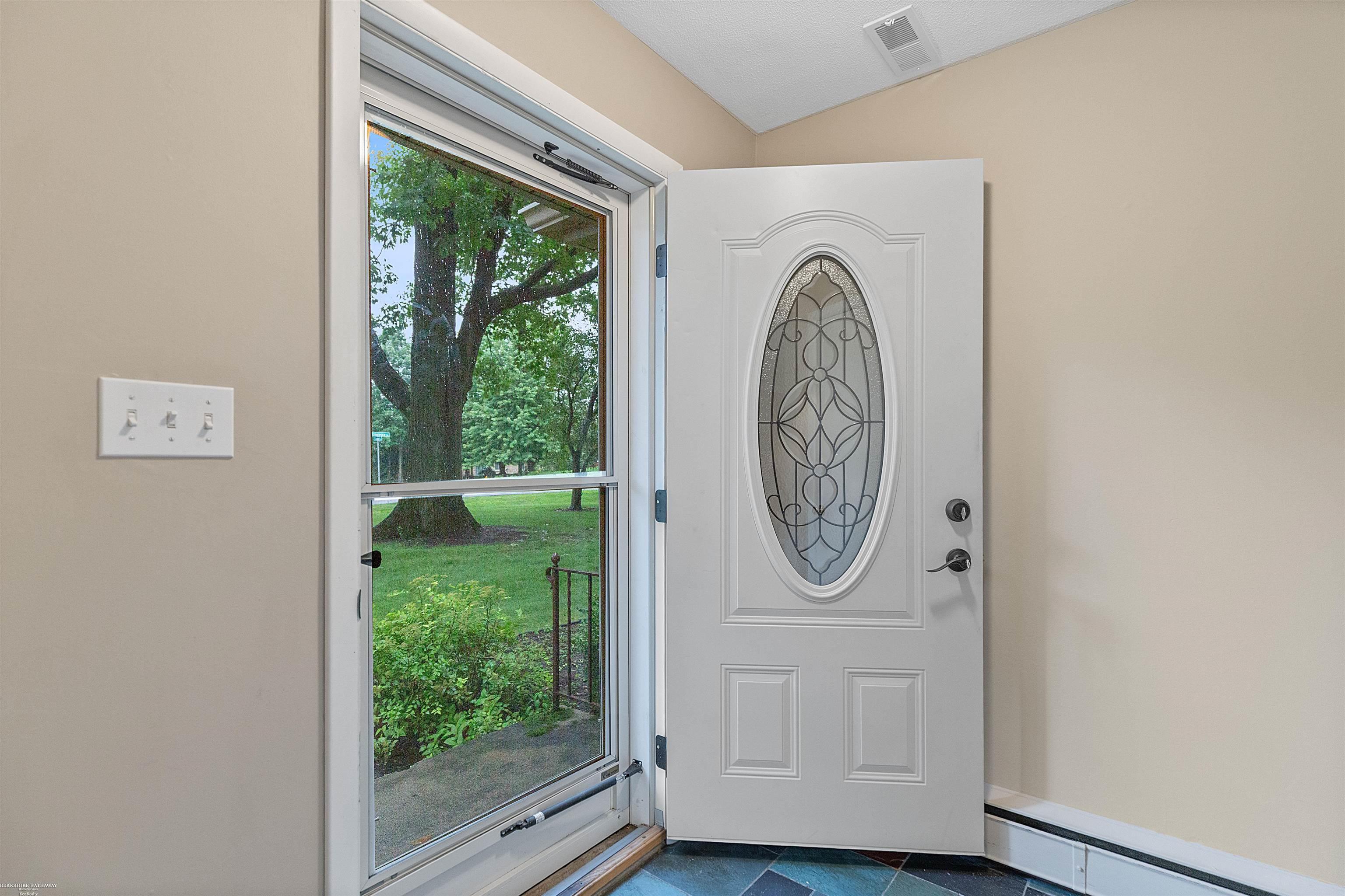 240 Montmorency Road Rochester Hills, MI 48307 - Photo 2 of 40