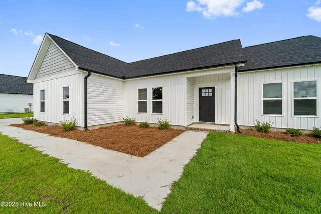 $297,900 | 3648 Highway 41, Trenton, NC 28585