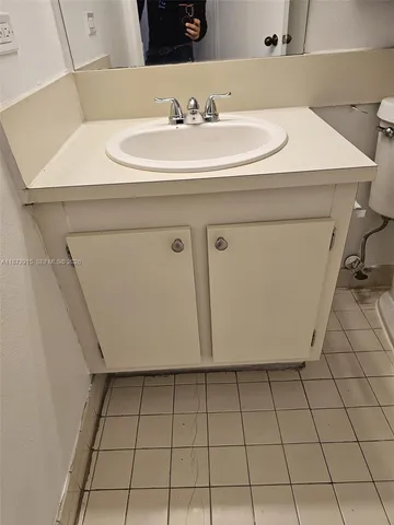 $1,799 | 8290 Lake Drive, Unit 230, Doral, FL 33166