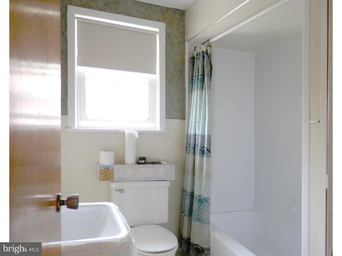 213 Paine Street Riverside, NJ 08075 - Photo 11 of 20 Bathroom