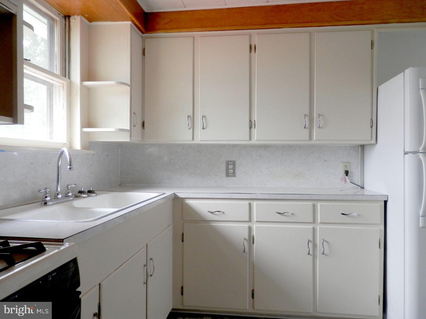 213 Paine Street Riverside, NJ 08075 - Photo 8 of 20 Kitchen