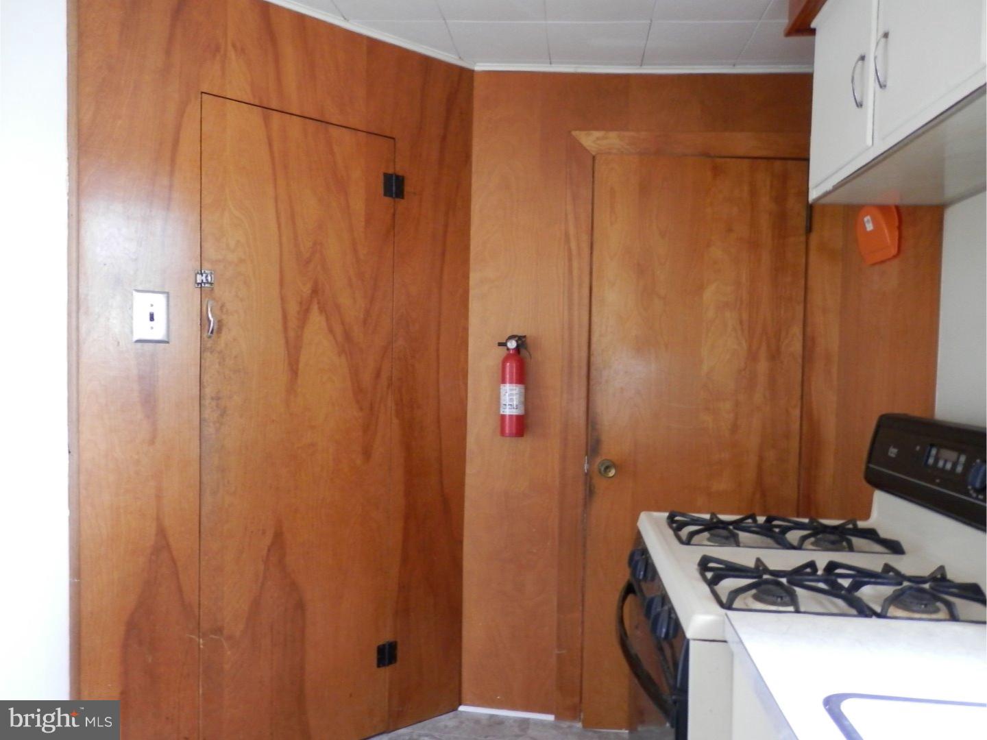 213 Paine Street Riverside, NJ 08075 - Photo 10 of 20 Kitchen