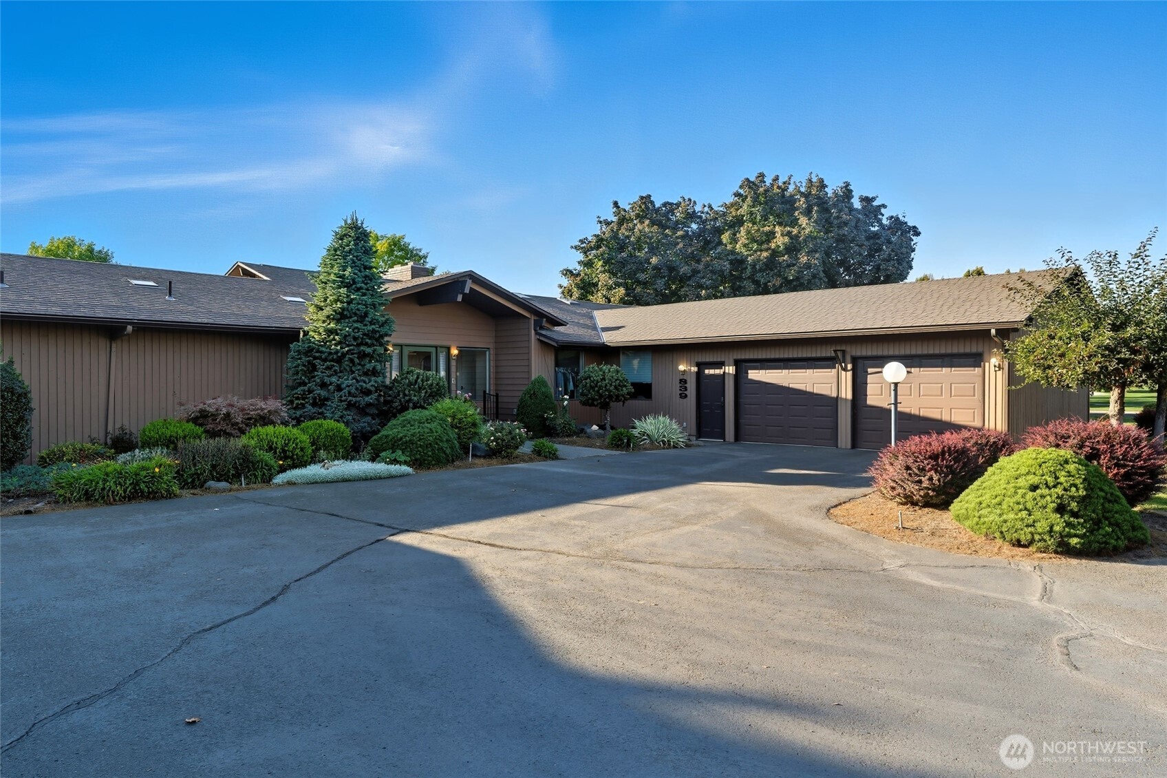 839 Country Club Road Walla Walla, WA 99362 - Photo 2 of 40
