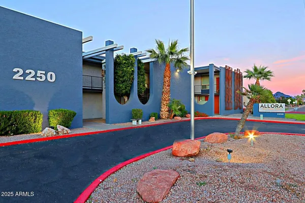 $899 | 2250 West Glendale Avenue, Unit 1, Phoenix, AZ 85021