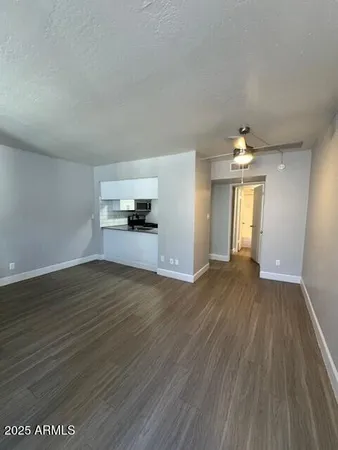 $899 | 2250 West Glendale Avenue, Unit 1, Phoenix, AZ 85021