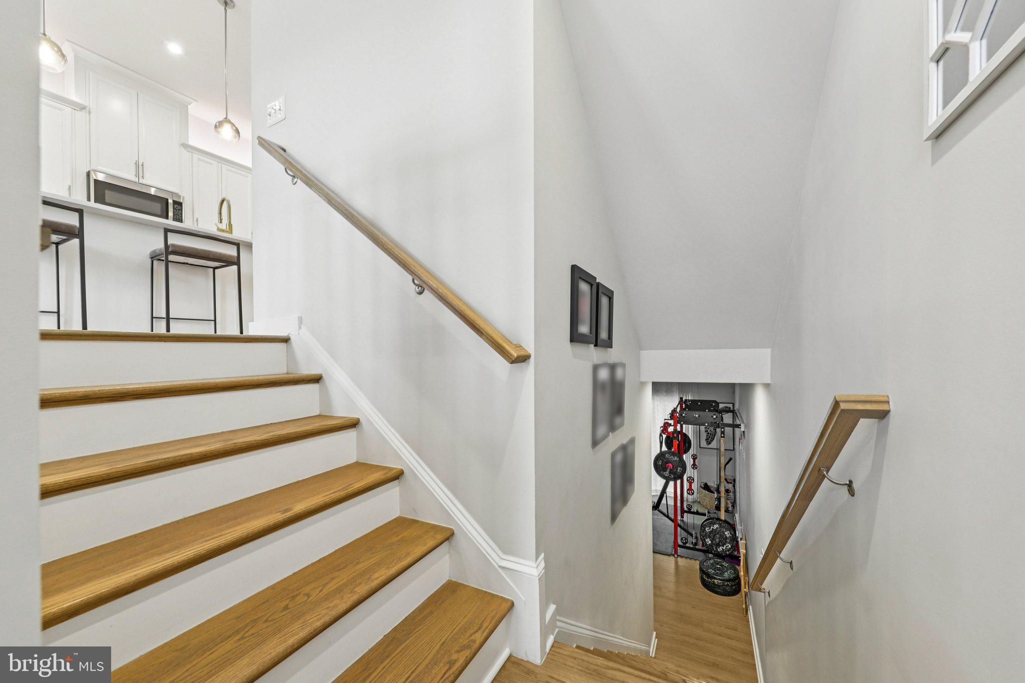 1687 Aspen Poplar Road Dumfries, VA 22026 - Photo 4 of 69 Entryway landing