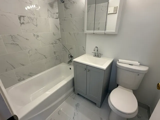 $1,150 | 1213 34th Avenue, Unit 2, Melrose Park, IL 60160