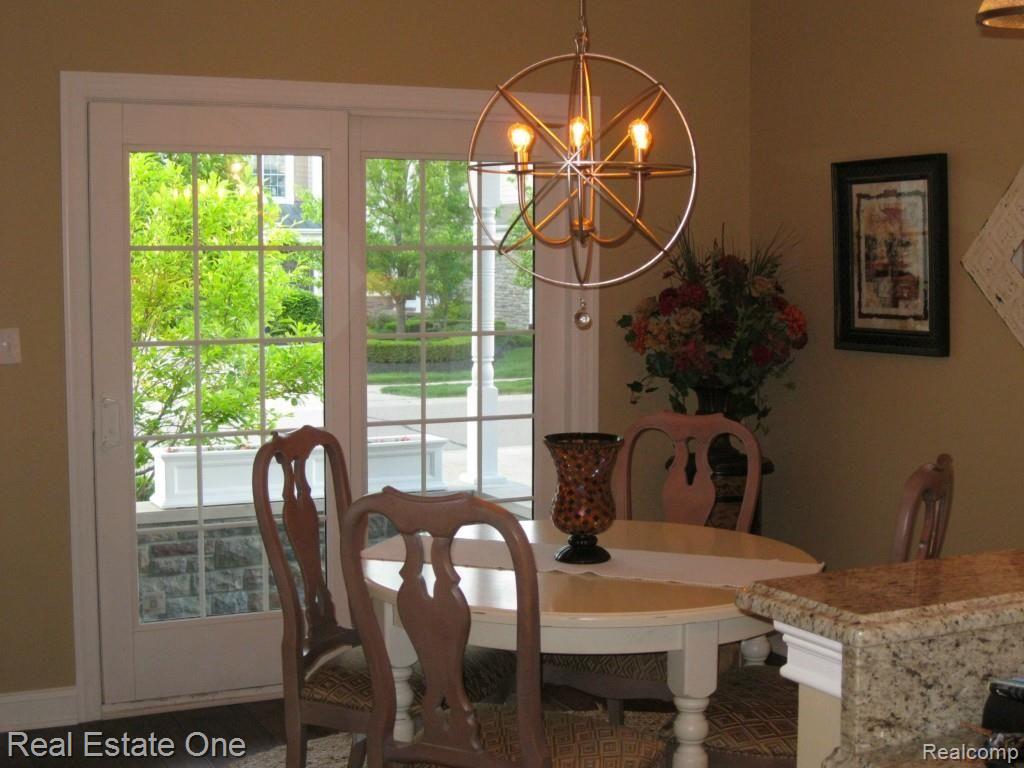 24881 Reeds Pointe Drive Novi, MI 48374 - Photo 11 of 45 Breakfast Nook.jpg
