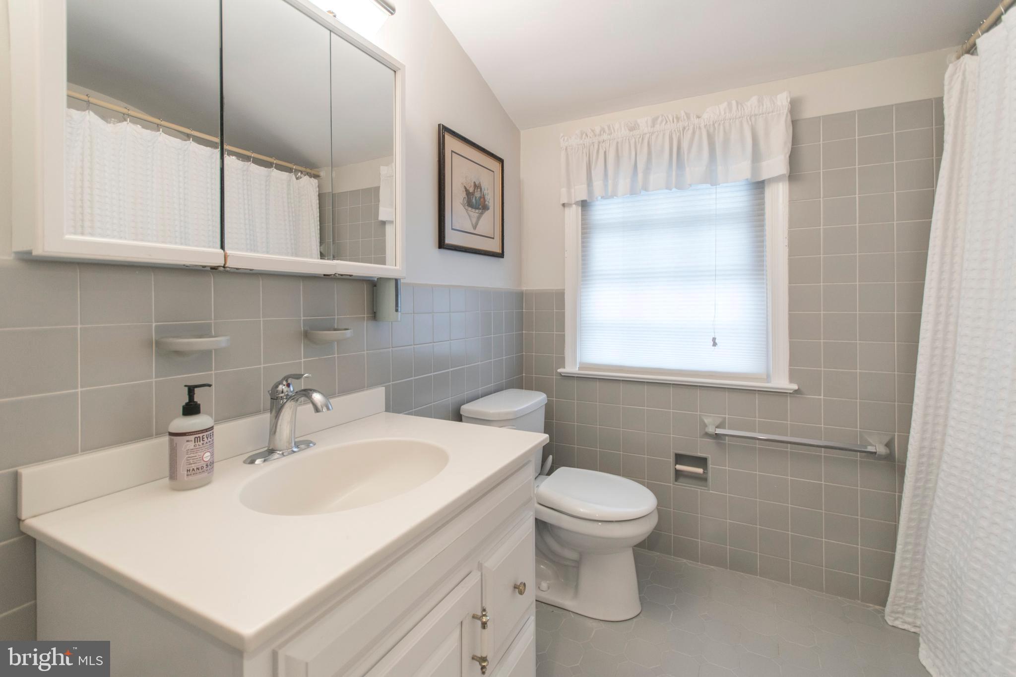 1333 Rydal Road Jenkintown, PA 19046 - Photo 25 of 30 Upper Level Bathroom