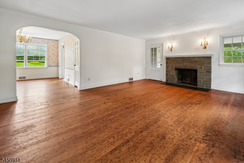 219 Ashland Road Summit, NJ 07901 - Photo 4 of 19 Gallery Image 4