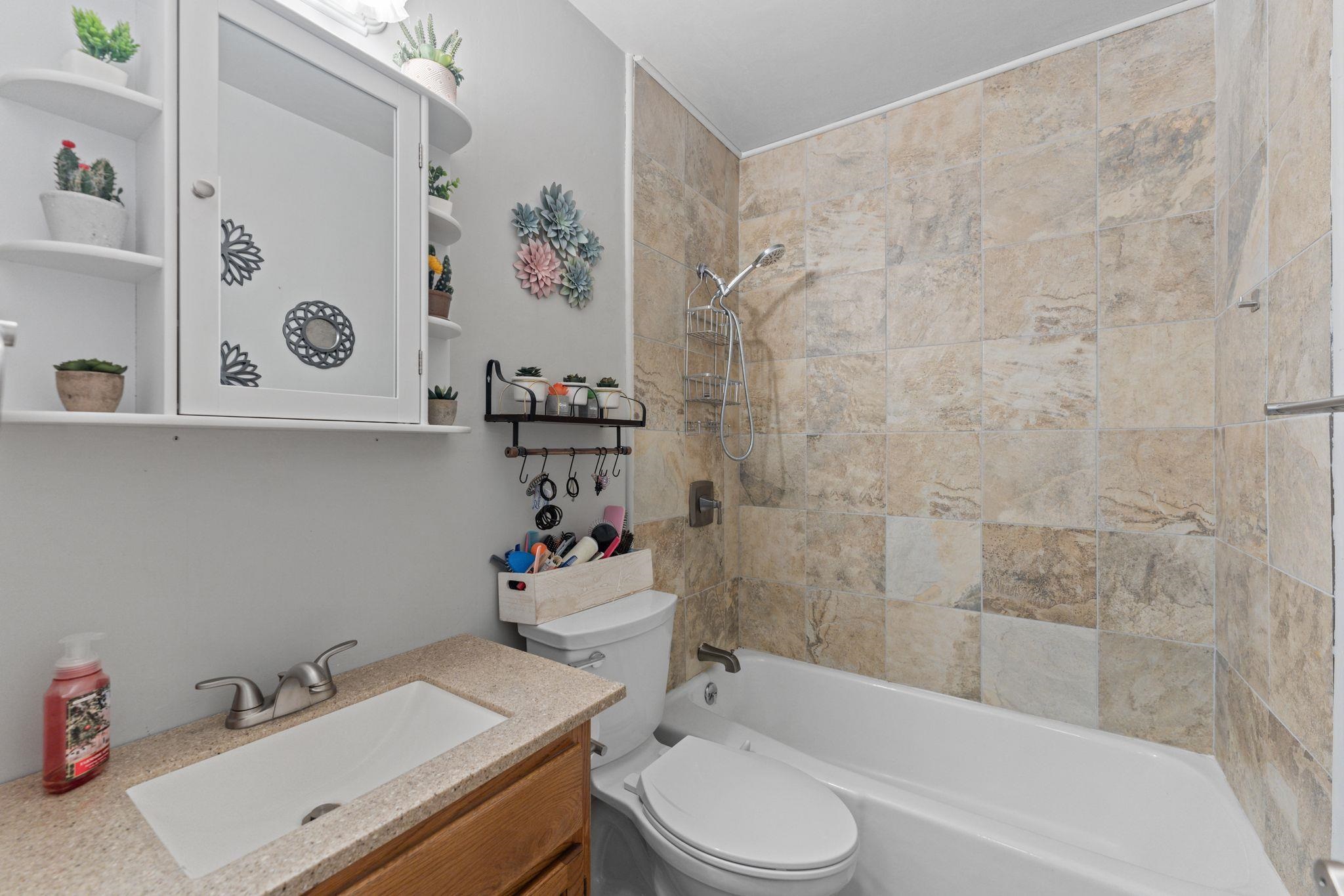 306 West Banyan Street Bay Minette, AL 36507 - Photo 27 of 34 Bathroom