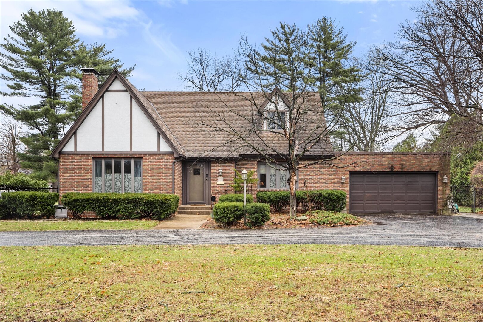 1015 Lowden Road Streator, IL 61364 - Photo 1 of 48