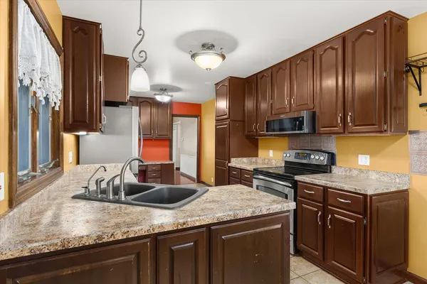 $272,800 | 1015 Lowden Road, Streator, IL 61364