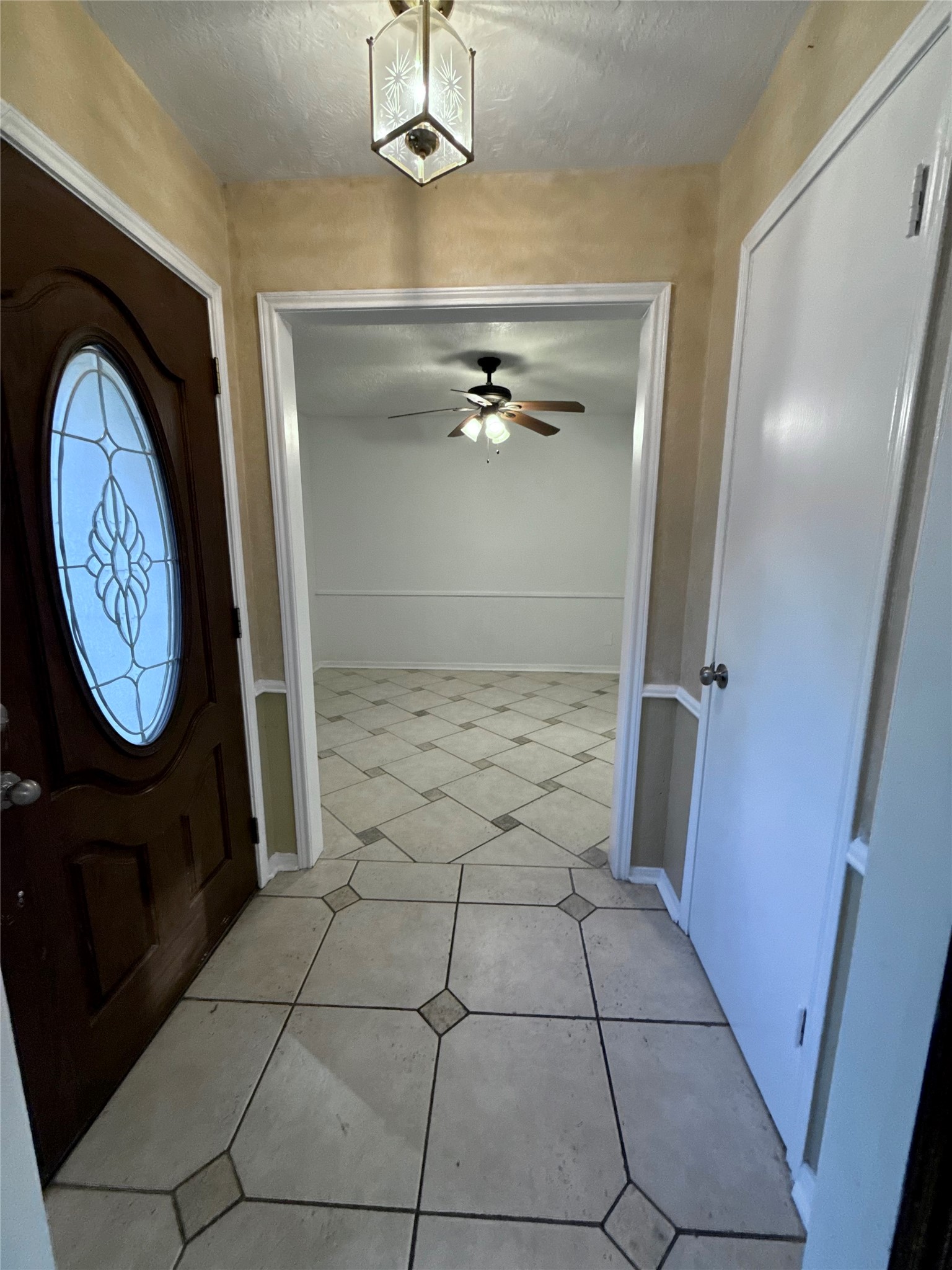 17719 Windy Point Drive Spring, TX 77379 - Photo 4 of 33 Foyer