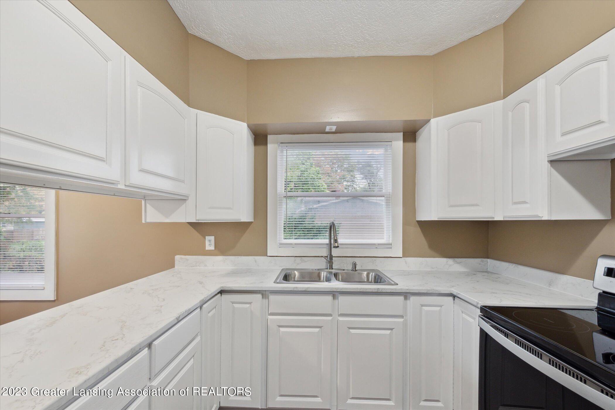 322 Maple Street Charlotte, MI 48813 - Photo 14 of 44 14-322-Maple-St-Charlotte-MI-48813-Windo