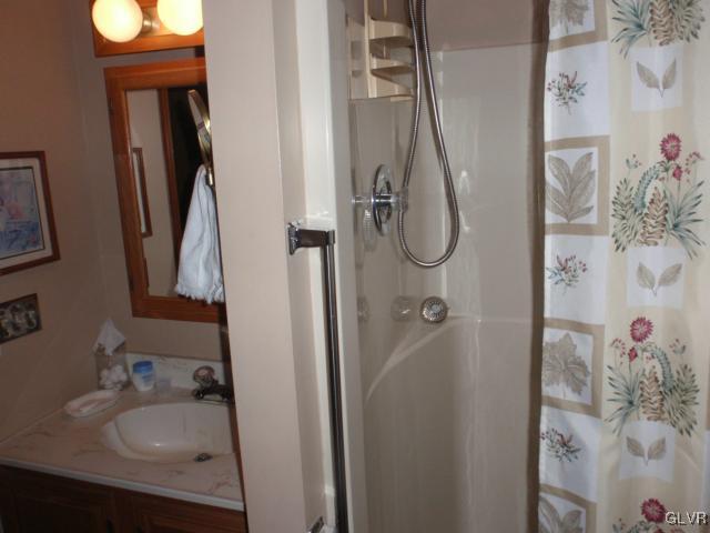4479 Steuben Road Bethlehem, PA 18020 - Photo 16 of 35 Bath off the master bedroom