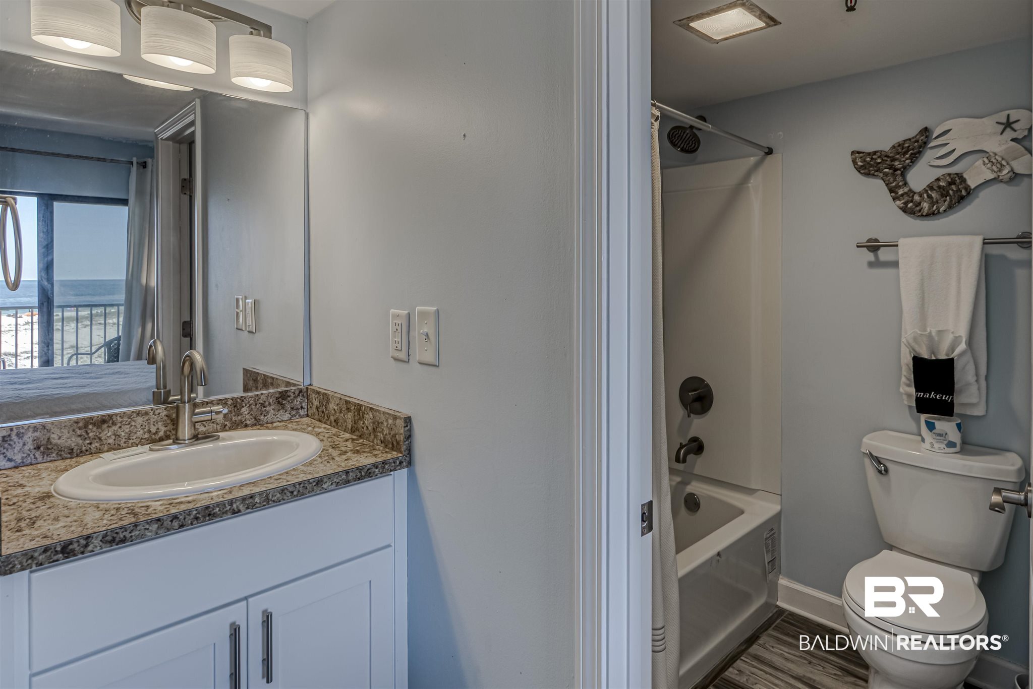 375 Plantation Road, Unit 5102 Gulf Shores, AL 36542 - Photo 13 of 28 Vanity/ Dressing Area & Tub/Shower Combo