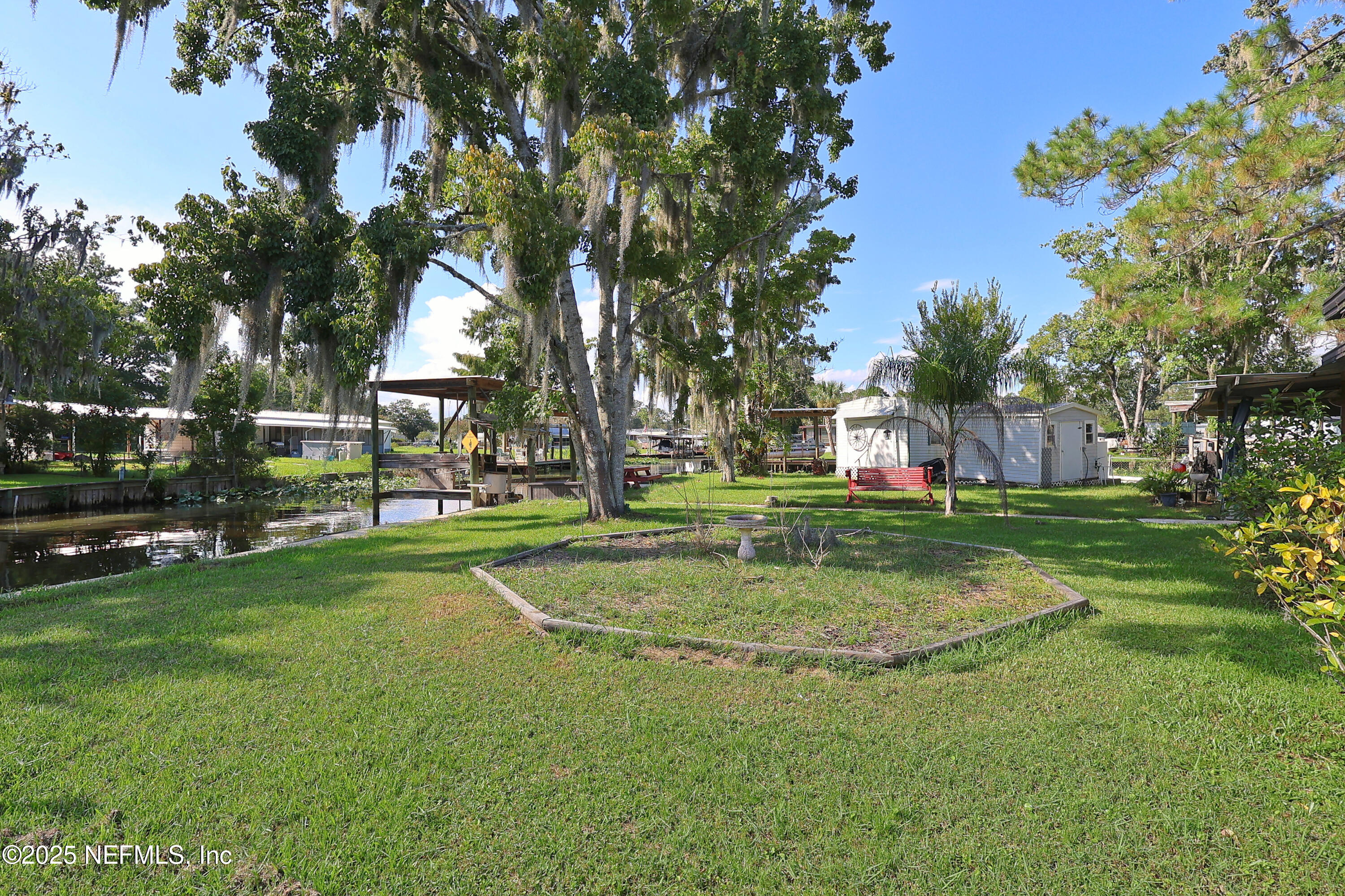 138 Edgewater Road Satsuma, FL 32189 - Photo 13 of 45 Back