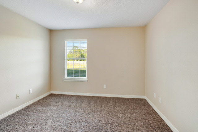 1308 Thames Drive Foley, AL 36535 - Photo 11 of 15 Bedroom 3