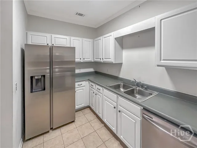 $1,900 | 400 Tibet Avenue, Savannah, GA 31406