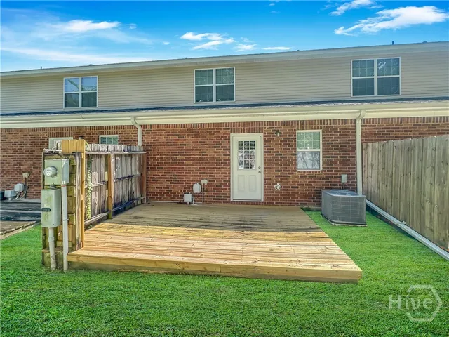 $1,900 | 400 Tibet Avenue, Savannah, GA 31406